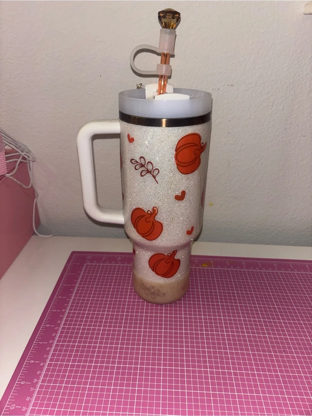 Stanley White Glitter Travel 40oz  Tumbler with Orange Pumpkin Accents - Picture 2 of 4